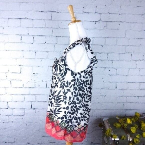 Magazine Gauzy Flutter Sleeve Embroidered Top Size Medium - Picture 3 of 6